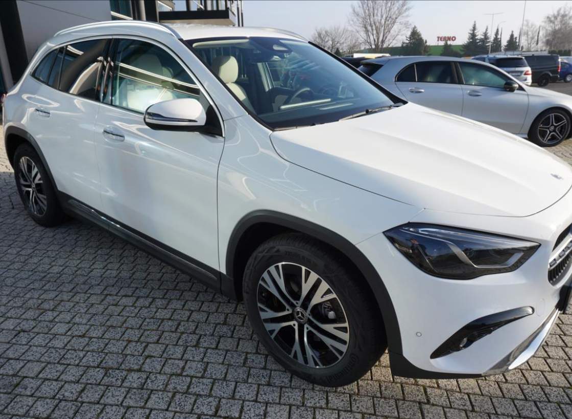 Mercedes-Benz - GLA