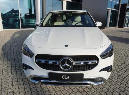 Mercedes-Benz - GLA