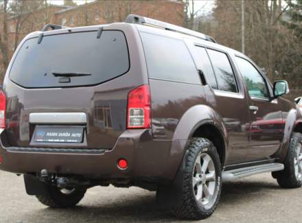 Nissan - Pathfinder