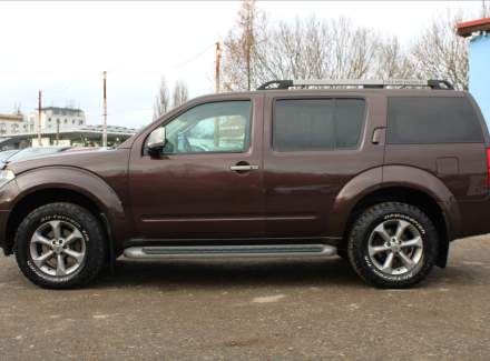 Nissan - Pathfinder