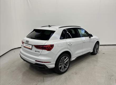 Audi - Q3