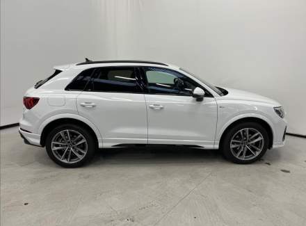 Audi - Q3