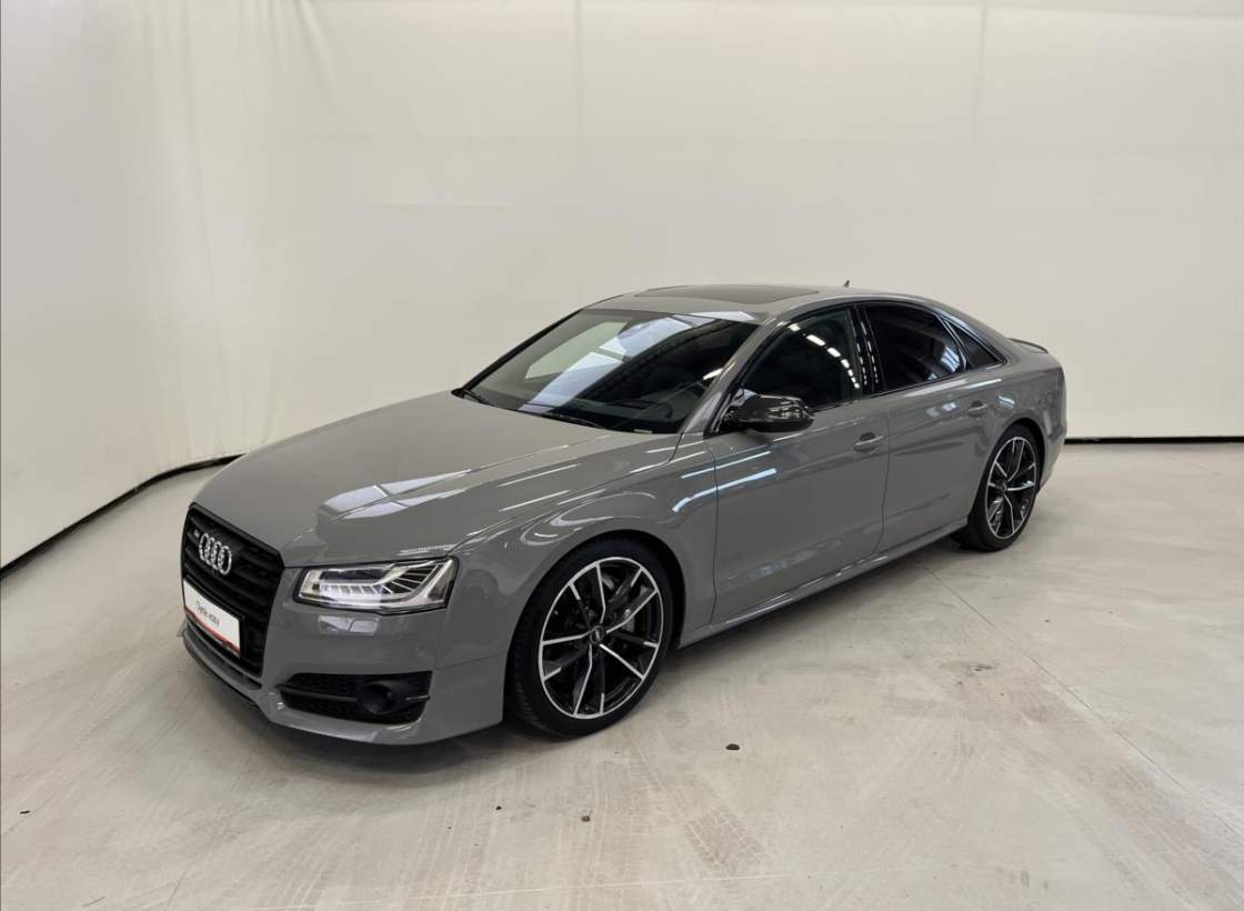 Audi - S8