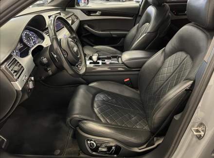 Audi - S8