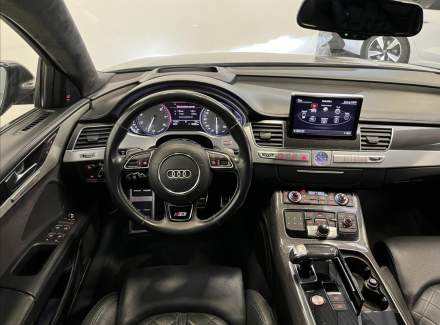 Audi - S8