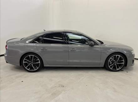 Audi - S8