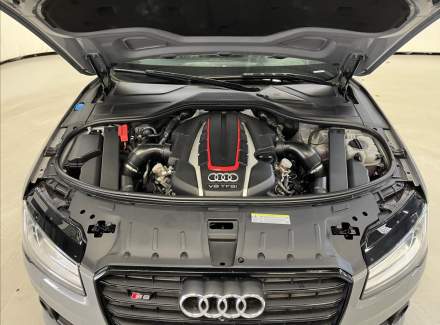 Audi - S8