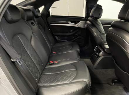Audi - S8