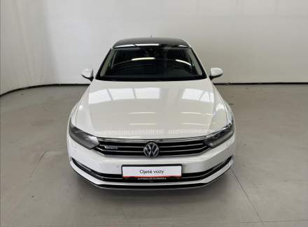 Volkswagen - Passat