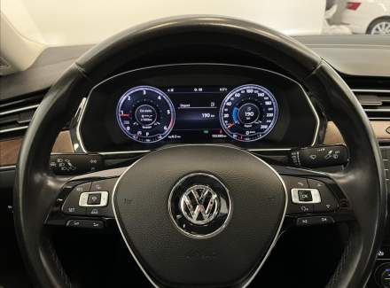 Volkswagen - Passat