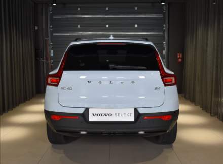 Volvo - XC40