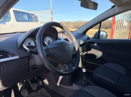 Peugeot - 207