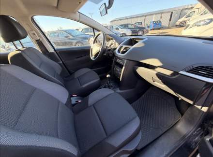 Peugeot - 207