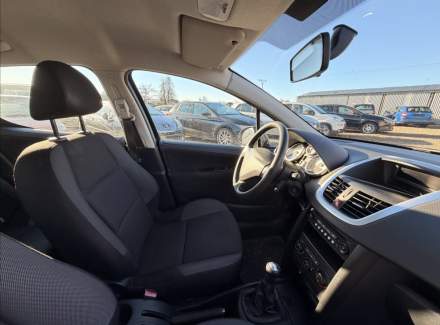 Peugeot - 207