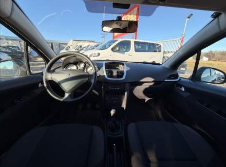 Peugeot - 207