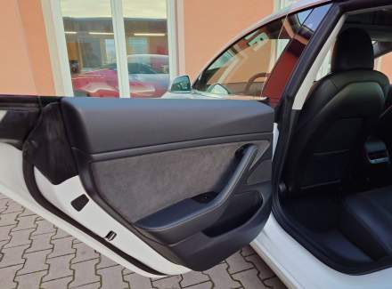 Tesla - Model 3