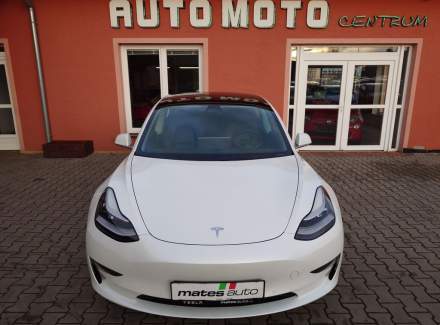 Tesla - Model 3