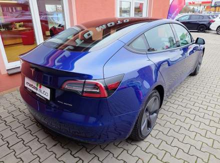 Tesla - Model 3