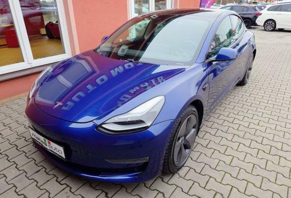 Tesla - Model 3