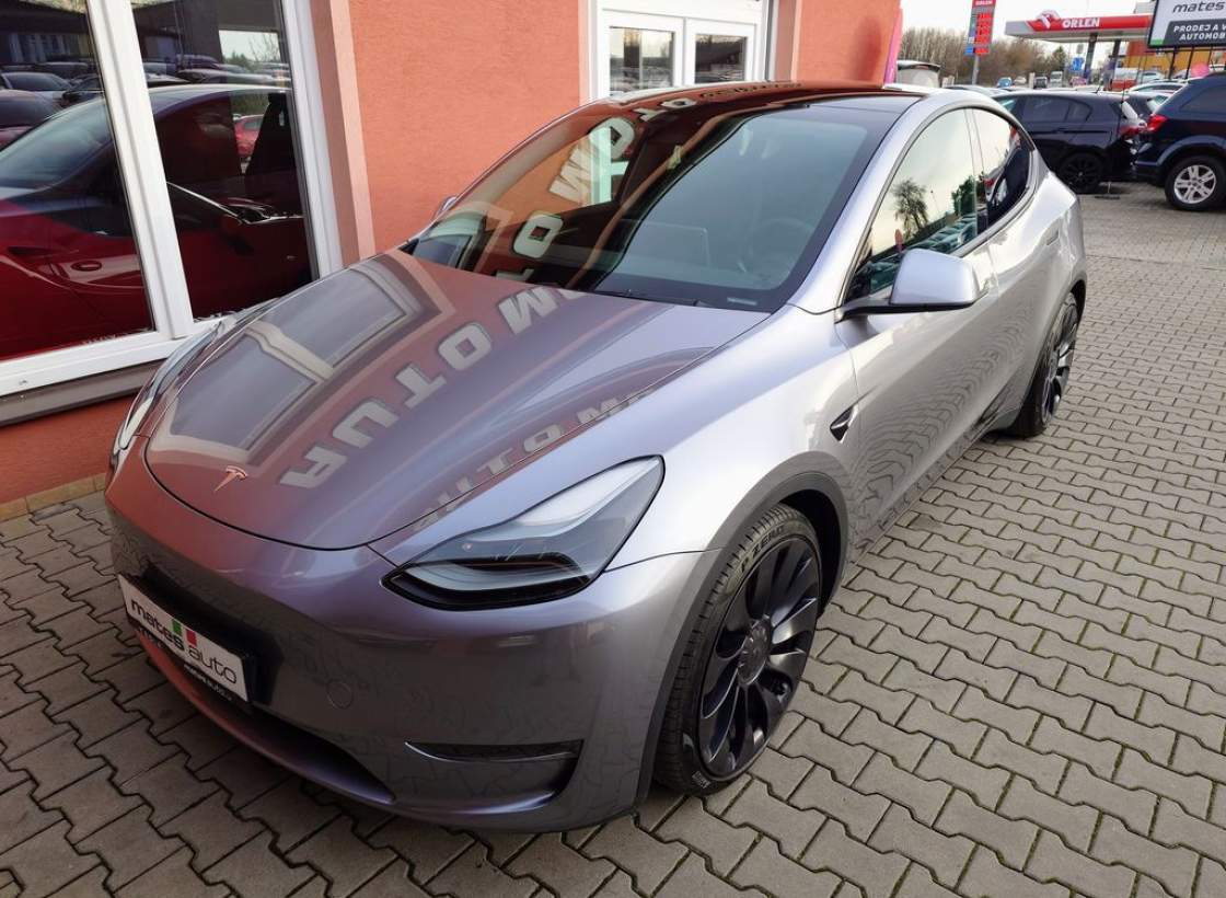 Tesla - Model Y