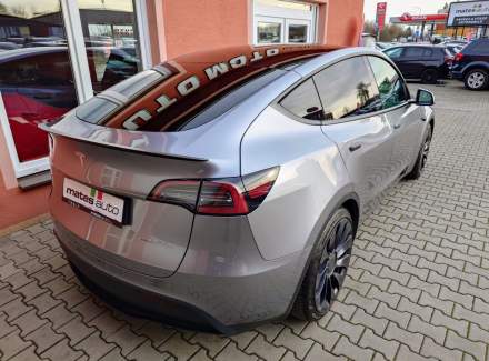 Tesla - Model Y