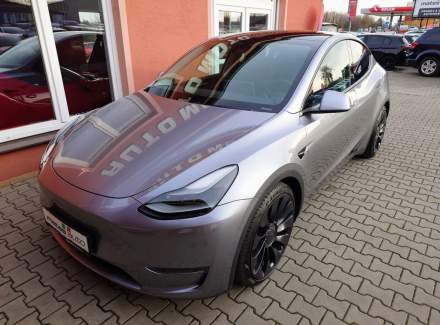 Tesla - Model Y