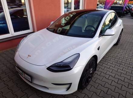 Tesla - Model 3