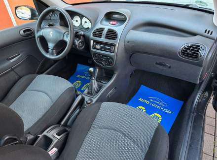 Peugeot - 206