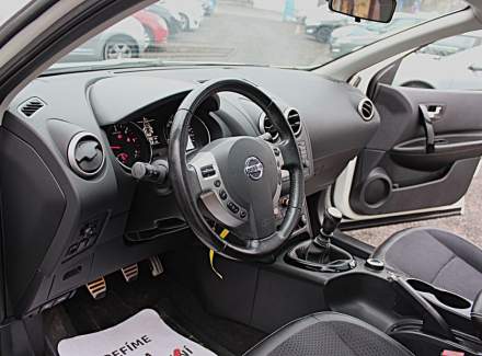 Nissan - Qashqai