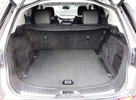 Land Rover - Discovery Sport