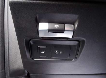 Land Rover - Discovery Sport