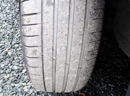 Land Rover - Discovery Sport