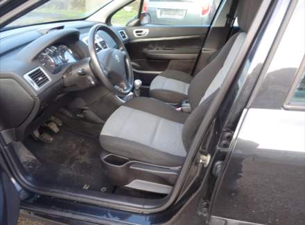Peugeot - 307