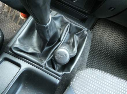 Mitsubishi - L 200