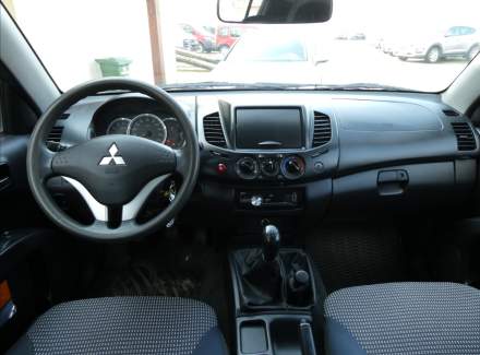 Mitsubishi - L 200