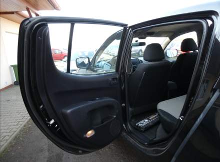 Mitsubishi - L 200
