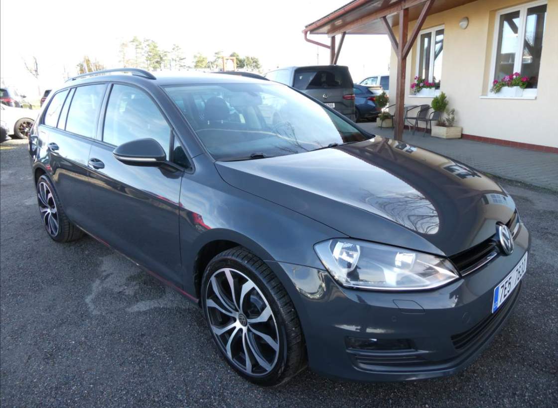 Volkswagen - Golf