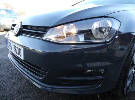 Volkswagen - Golf