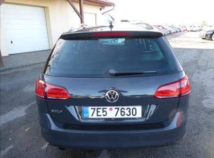 Volkswagen - Golf