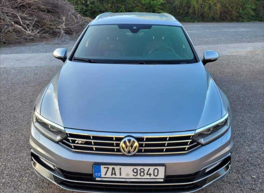 Volkswagen - Passat