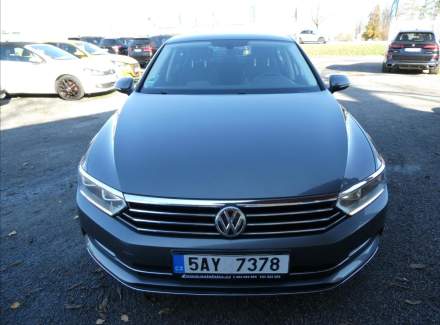 Volkswagen - Passat