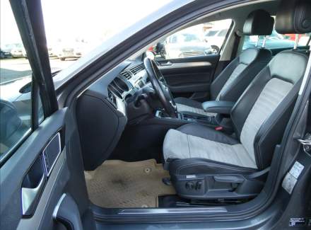 Volkswagen - Passat