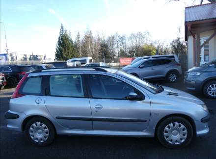 Peugeot - 206