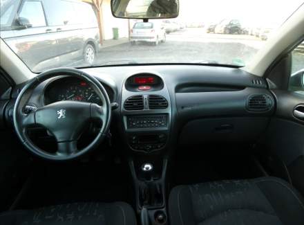 Peugeot - 206