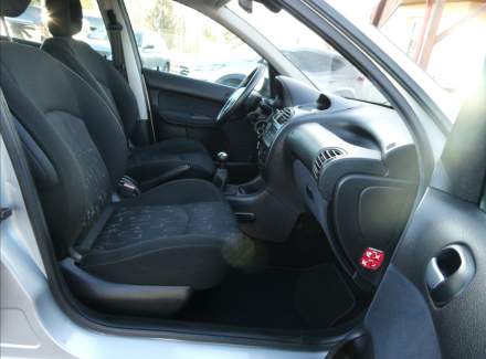 Peugeot - 206