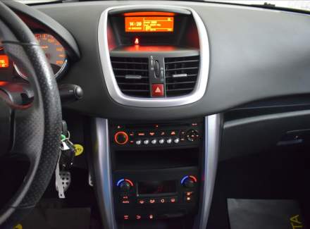 Peugeot - 207
