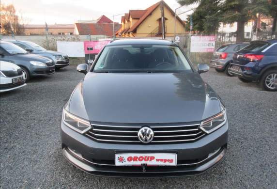 Volkswagen - Passat
