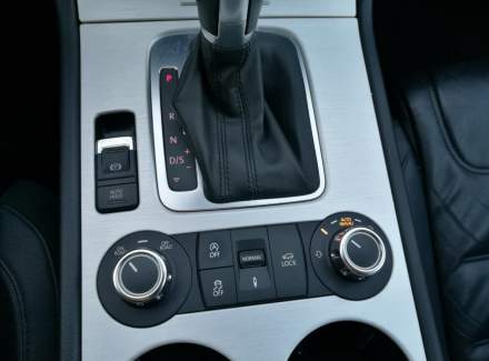 Volkswagen - Touareg