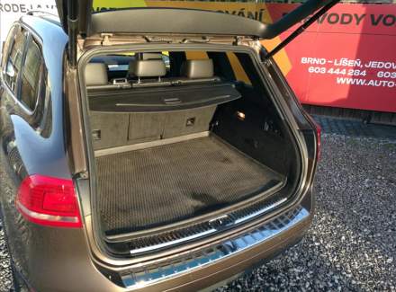 Volkswagen - Touareg