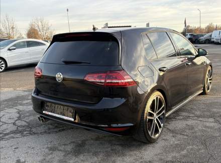 Volkswagen - Golf